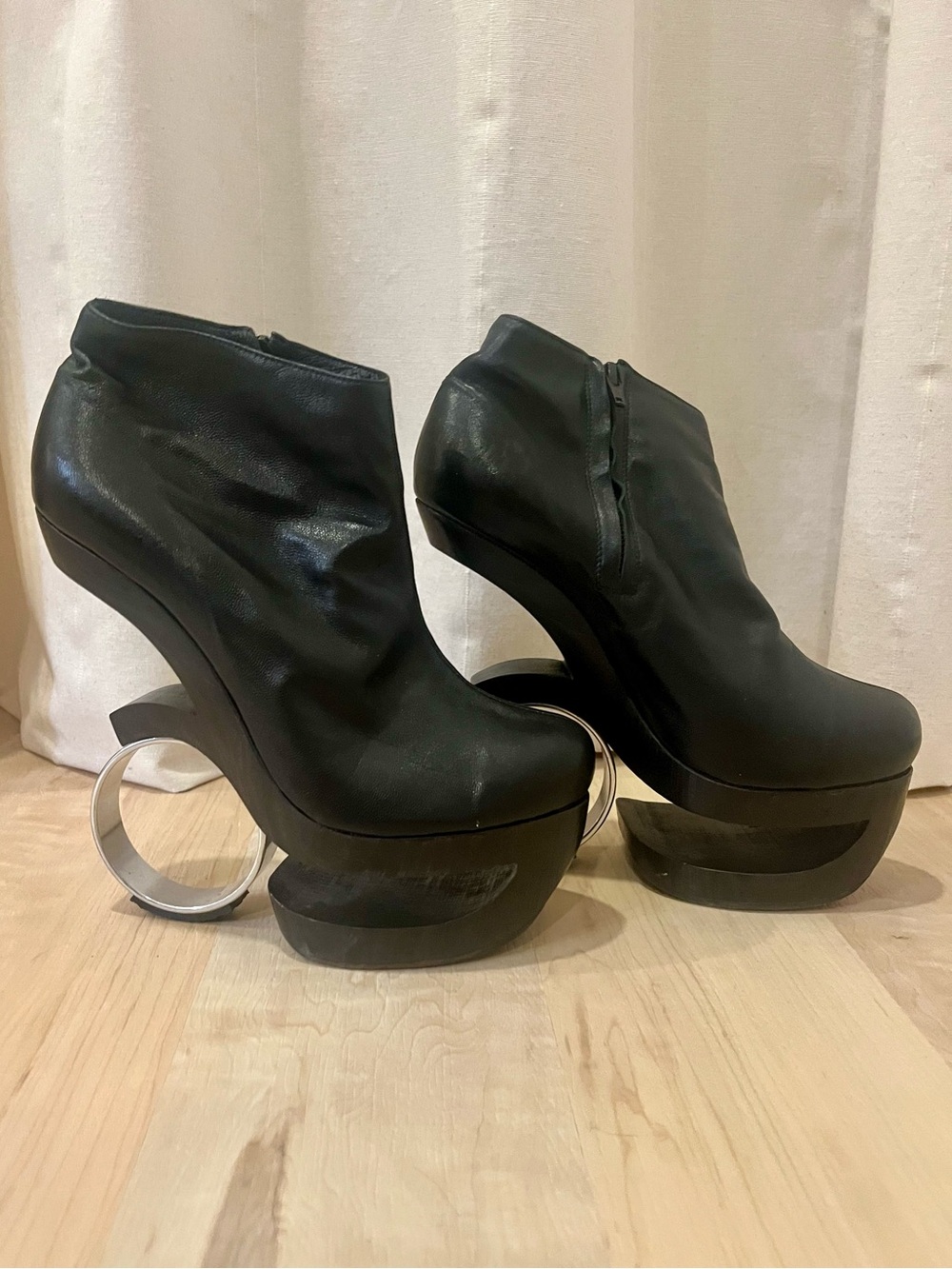 Rare David & Saul Wood And Metal Sculptural Ring Heel Platform Boots